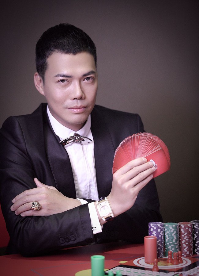 Dàn nam diễn viên TVB chứng minh tuổi tác không là gì khi phong độ luôn đỉnh cao, U60 vẫn thần thái ngút trời - Ảnh 22. Dàn nam diễn viên TVB chứng minh tuổi tác không là gì khi phong độ luôn đỉnh cao, U60 vẫn thần thái ngút trời - Ảnh 22.