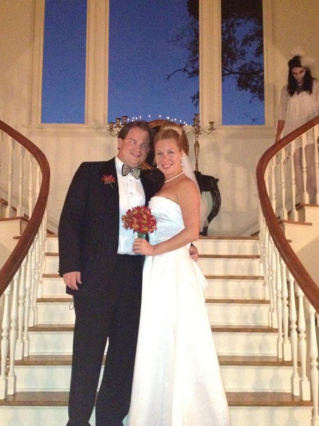 Ngày cưới chính là ngày vui nhất, vì vậy hãy lưu lại khoảnh khắc ấy bằng những bức hình nhìn là muốn cười bò như thế này - Ảnh 5. Ngày cưới chính là ngày vui nhất, vì vậy hãy lưu lại khoảnh khắc ấy bằng những bức hình nhìn là muốn cười bò như thế này - Ảnh 5.