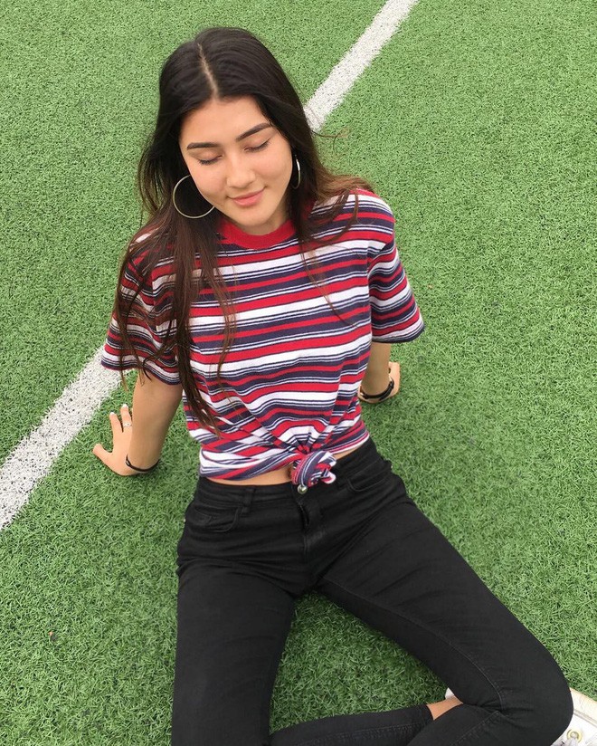 Nữ sinh Việt lai Đức cao 1m72, da nâu cá tính và là fan bự của tuyển bóng đá Việt Nam - Ảnh 6. Nữ sinh Việt lai Đức cao 1m72, da nâu cá tính và là fan bự của tuyển bóng đá Việt Nam - Ảnh 6.