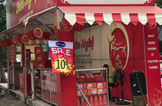 Ảm đạm thị trường bánh trung thu, nơi không bóng người, nơi treo biển giảm giá - Ảnh 6. Ảm đạm thị trường bánh trung thu, nơi không bóng người, nơi treo biển giảm giá - Ảnh 6.