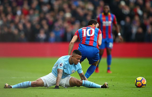 Man City cùng lúc mất hai chiến tướng, Guardiola đòi hỏi công bằng cho học trò - Ảnh 2.