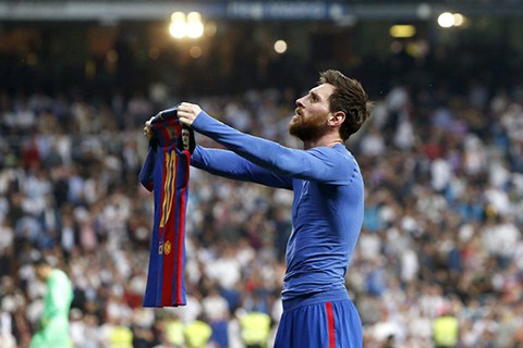 Messi ngạo nghễ ăn mừng tại Kinh điển lọt vào Top những khoảnh khắc tuyệt vời nhất 2017 - Ảnh 1.