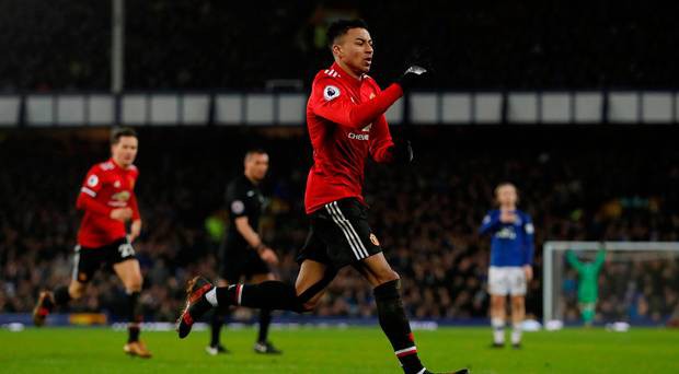 Lingard lập siêu phẩm, fan Barca đòi mua về thay vì Coutinho - Ảnh 1.