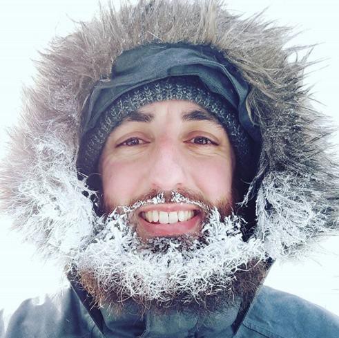 Canada lạnh giá tới mức bát mỳ đóng băng, chim cánh cụt cũng ‘chào thua’ - Ảnh 1.