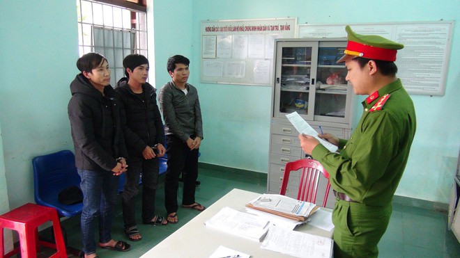 Hàng trăm thanh niên hỗn chiến kinh hoàng trong đêm, 13 đối tượng bị bắt tạm giam - Ảnh 1.