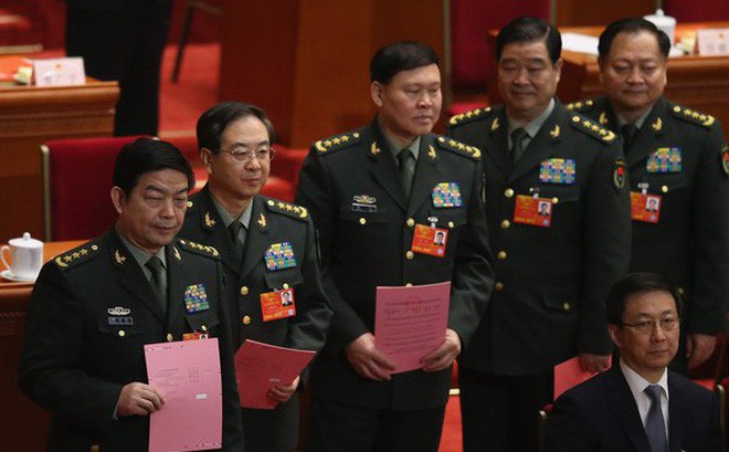 Vụ tướng Trung Quốc ngã ngựa: 2 chiến hữu sát cánh từ quãng đường oanh liệt đến ngày tàn - Ảnh 3.