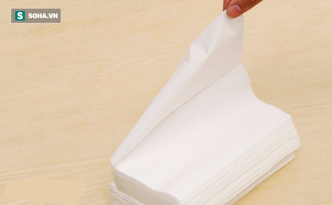 Sự thật ít biết về quá trình cho hóa chất vào giấy vệ sinh: Biết sớm để chọn mua đúng loại - Ảnh 1.