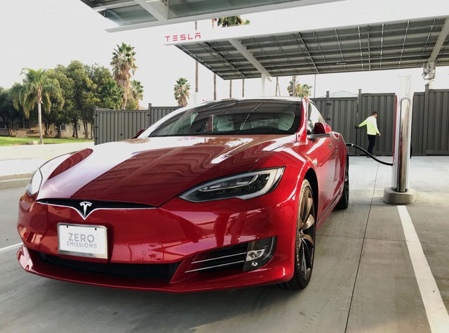 Trạm sạc xe điện sang chảnh của Tesla - Ảnh 2.