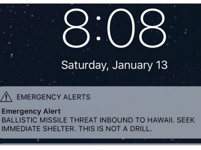 Nhận được tin nhắn cảnh báo tên lửa, dân Hawaii nháo nhào tìm nơi ẩn nấp và cái kết bất ngờ - Ảnh 1.