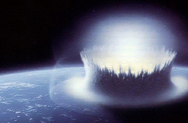 Thiên thạch tấn công Trái Đất: Dùng bom nguyên tử thổi bay hay dùng... lưới, sơn, gương? - Ảnh 2.