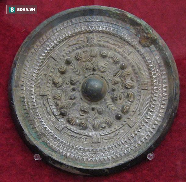 Chiếc gương đồng 1.900 năm tuổi có thể từ Trung Quốc được tìm thấy ở Nhật Bản - Ảnh 2.