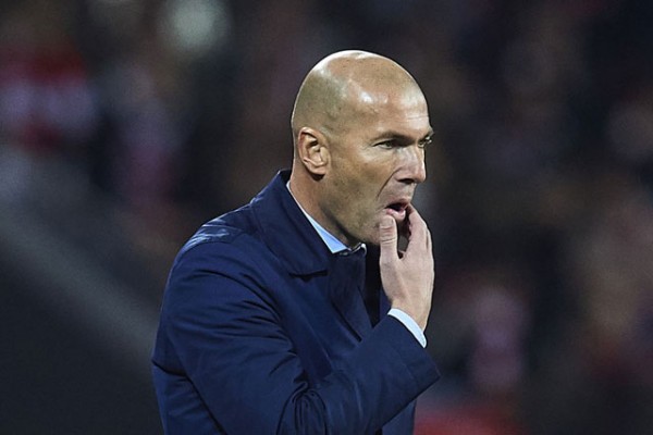 Real đại loạn, học trò bất bình với HLV Zidane - Ảnh 3.