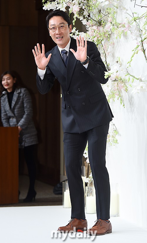 Đám cưới hội tụ toàn sao khủng: Lee Kwang Soo bỗng điển trai, Phạm Băng Băng Hàn Quốc bị mỹ nhân vô danh đè bẹp - Ảnh 23.