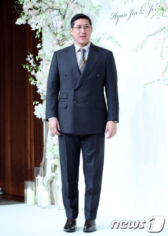 Đám cưới hội tụ toàn sao khủng: Lee Kwang Soo bỗng điển trai, Phạm Băng Băng Hàn Quốc bị mỹ nhân vô danh đè bẹp - Ảnh 30.