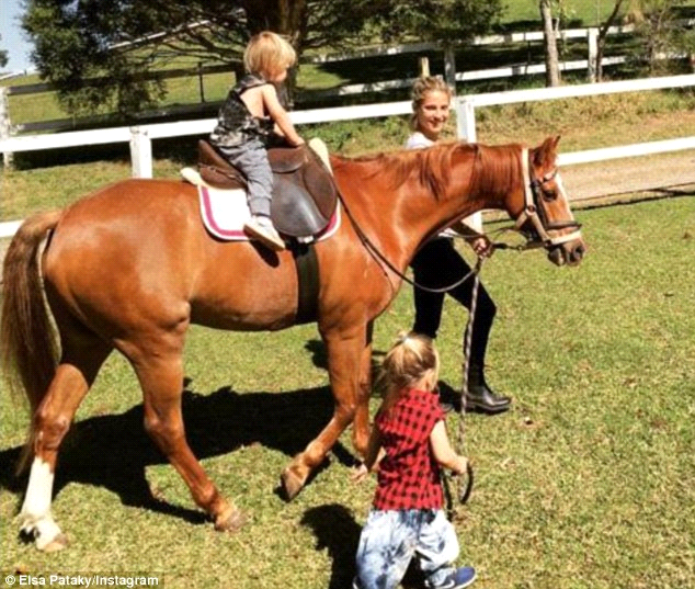 En medio del caos del mundo del espectáculo, la feliz familia de Thor y su esposa es como un admirable oasis de paz - Foto 4.