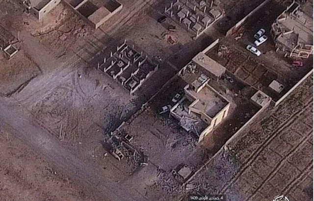 Chiến binh IS cụt chân tạm biệt con gái rồi lái xe bom lao vào quân đội Syria  - Ảnh 4.