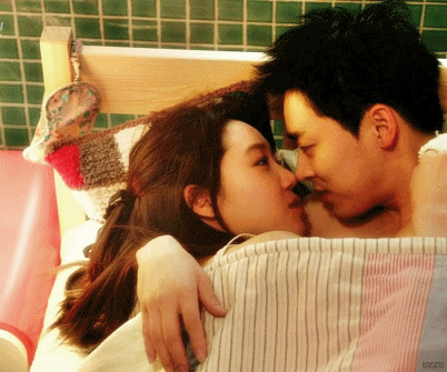 Những cảnh hôn trong phim Hàn khiến khán giả toát mồ hôi - Ảnh 6.