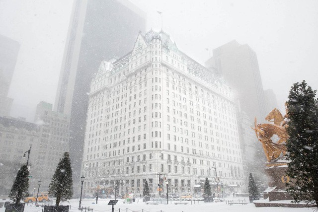 New York như hành tinh khác trong trận bão tuyết khiến nước Mỹ lạnh hơn sao Hỏa - Ảnh 7.