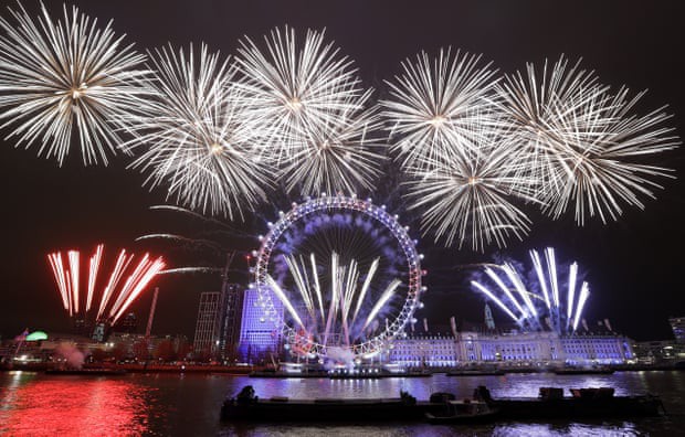 Nước Anh đón năm mới trước thềm Brexit: Bầu trời London rực rỡ màn bắn pháo hoa trứ danh - Ảnh 3.