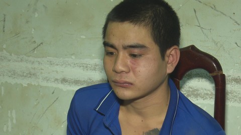 Tên cướp leo lên ngọn cây thay quần áo vẫn không thoát - Ảnh 1. Tên cướp leo lên ngọn cây thay quần áo vẫn không thoát - Ảnh 1.