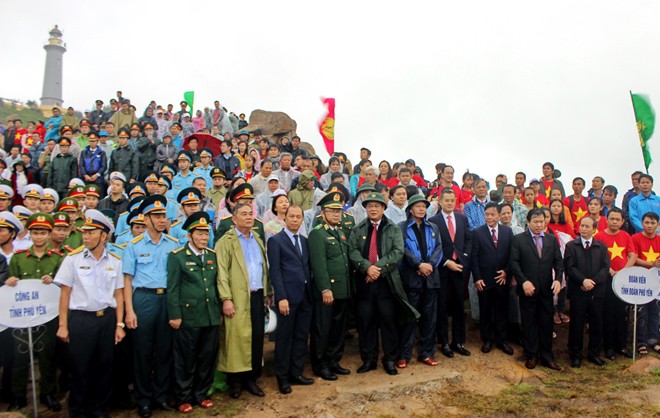 Lễ chào cờ đầu năm mới ở điểm cực Đông trên đất liền - Ảnh 3.