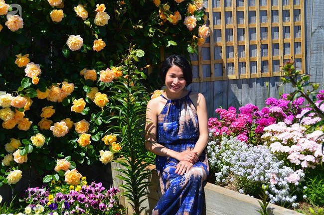 Khu vườn trăm hoa đua nở rực rỡ như chốn thiên đường của người phụ nữ Việt ở Úc - Ảnh 2.