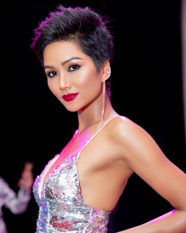 Lạ đời như HHen Niê: Tháng trước gây bão Miss Universe, 30 ngày sau về quê cuốc ruộng bắp - Ảnh 4.