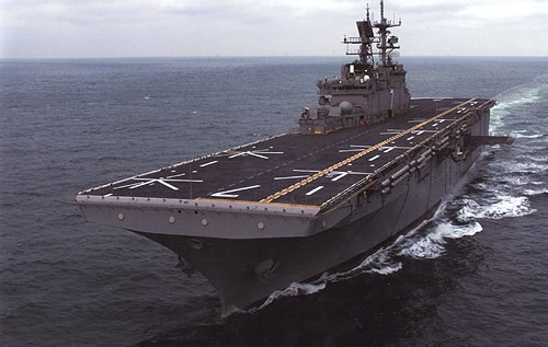 [ẢNH] Hoảng hốt với 4.500 lính Mỹ cùng siêu tàu đổ bộ nằm phục, sẵn sàng can thiệp vào Syria - Ảnh 21.