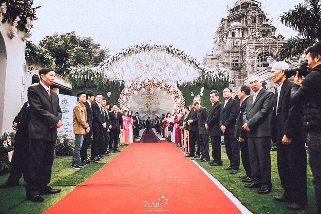 Đám cưới tại lâu đài trăm tỷ, rước dâu bằng Rolls-Royce và máy bay: Nam Định xứng đáng đứng đầu về độ chịu chơi tổ chức đám cưới - Ảnh 20.