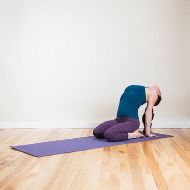 6 bài tập Yoga chữa đau đầu hiệu quả - Ảnh 4.