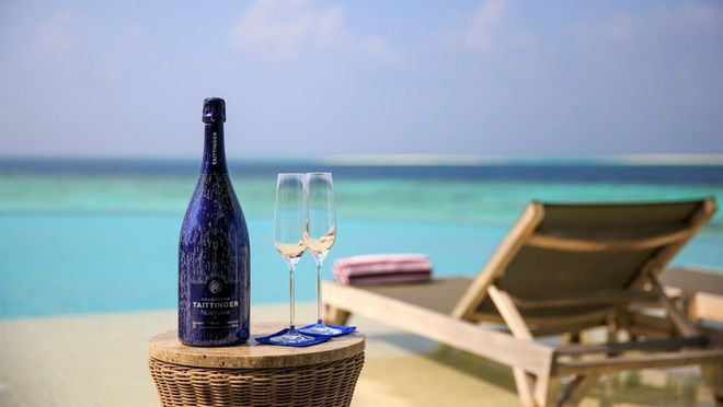 Tham quan khu nghỉ dưỡng xa hoa trên đảo nhân tạo với hệ thống pin Mặt Trời ngay trên mái nhà tại Maldives - Ảnh 10.