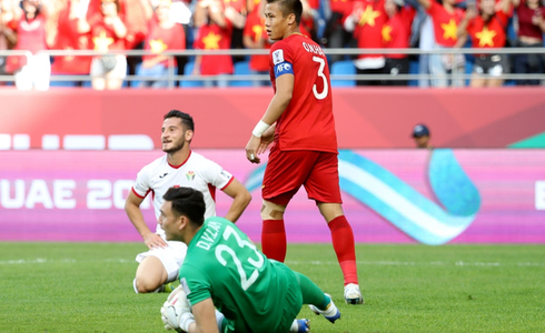 Tinh thần thi đấu tuyệt vời của ĐT Việt Nam khiến dân  mạng phấn khích: Như xem World Cup - Ảnh 1.