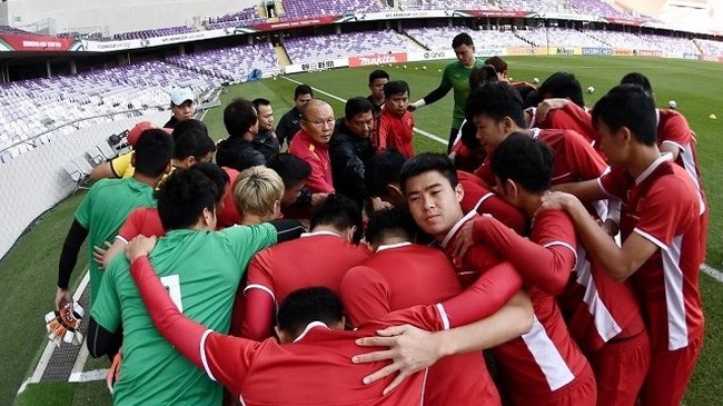 Gần 30 triệu đồng tour đi Dubai xem đội tuyển Việt Nam đá tứ kết - Ảnh 1.