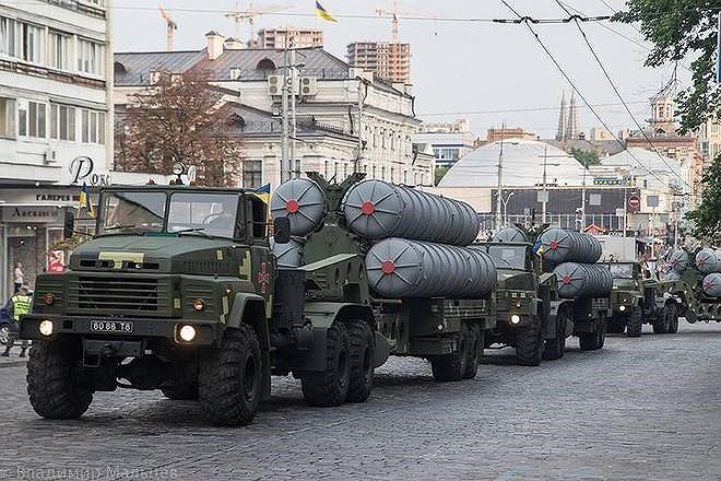 [ẢNH] S-300 Ukraine bất lực khi hàng trăm tên lửa Iskander Nga áp sát biên giới? - Ảnh 9.