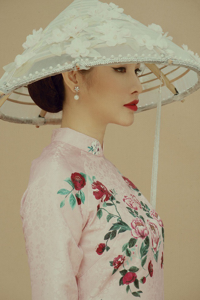 Á hậu Thanh Trang cá tính khi diện áo dài cách tân - Ảnh 3.