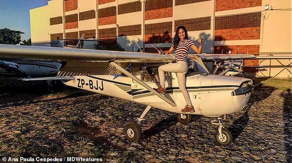 Nữ phi công xinh đẹp, nóng bỏng nhất thế giới gây bão MXH - Ảnh 7.