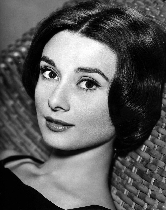 Đây chính là người đã vượt qua Audrey Hepburn để trở thành mỹ nhân đẹp nhất thế giới - Ảnh 2.