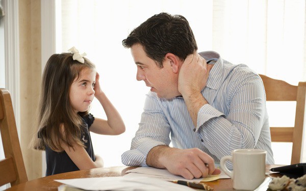 Chuyên gia chỉ ra 8 thắc mắc không cần thiết mà hầu hết bố mẹ nào cũng thường xuyên hỏi con - Ảnh 3.