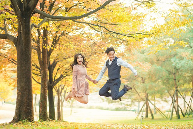 Trọn bộ ảnh cưới ngập tràn sắc vàng của vợ chồng rapper Tiến Đạt - Thụy Vy chụp ở Hàn Quốc - Ảnh 11.