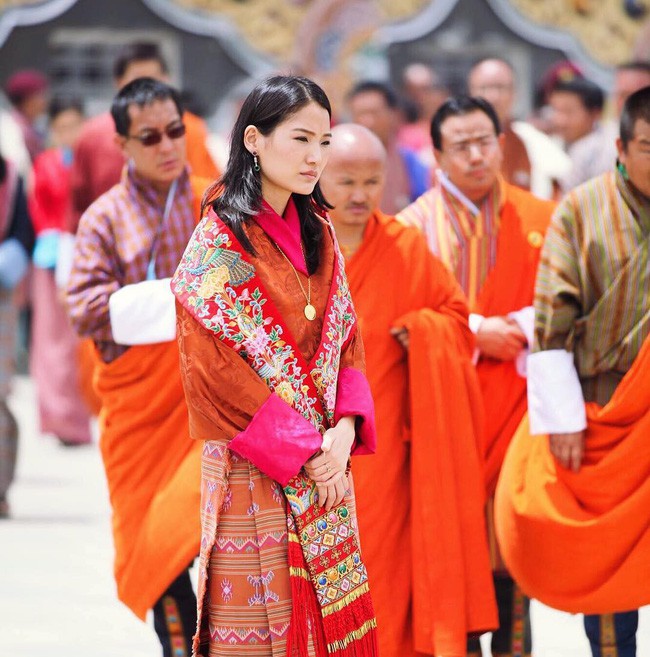 Jetsun Pema: Chuyện đời nàng Lọ Lem giữa đời thực và câu chuyện tình yêu như cổ tích ở xứ sở hạnh phúc nhất thế giới - Ảnh 12.