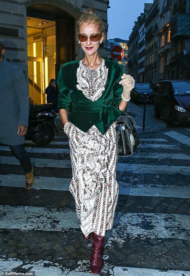 Celine Dion lại gây sốc khi diện váy xẻ sâu khoe ngực với cơ thể nhăn nheo - Ảnh 6.