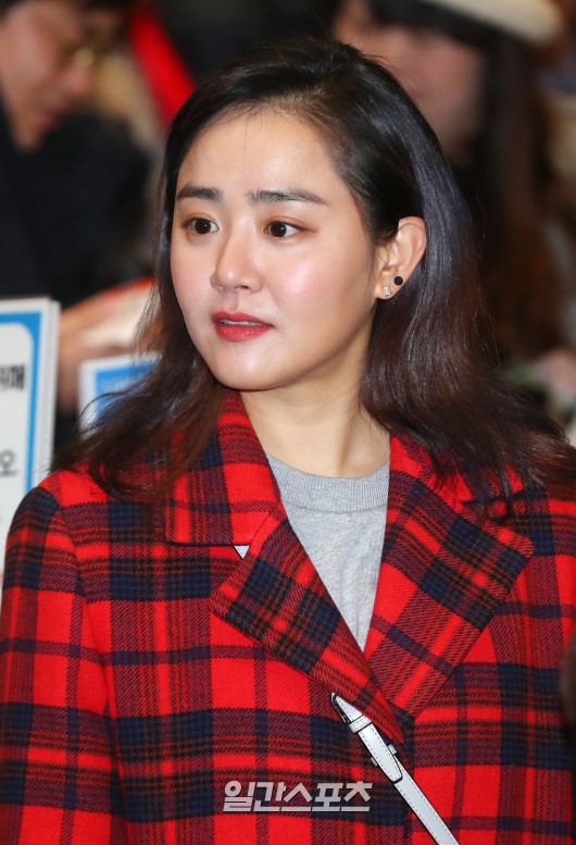 Dàn mỹ nhân Hàn đổ bộ sân bay: Moon Geun Young lột xác sau khi bị chê già nua, Black Pink đổi style dễ thương - Ảnh 4.