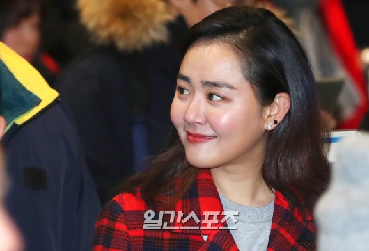 Dàn mỹ nhân Hàn đổ bộ sân bay: Moon Geun Young lột xác sau khi bị chê già nua, Black Pink đổi style dễ thương - Ảnh 6.