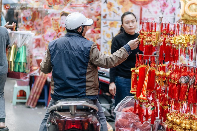 Rộn ràng không khí Tết tại chợ hoa Hàng Lược - phiên chợ truyền thống lâu đời nhất ở Hà Nội - Ảnh 11.