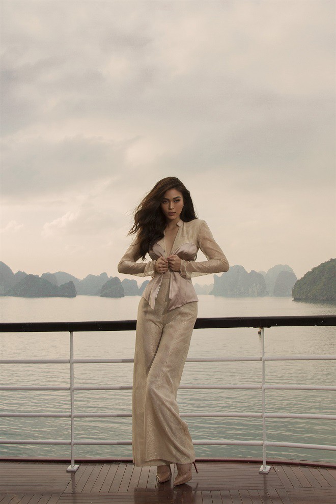 Á hậu Hoàn vũ Việt Nam 2017 diện đồ mỏng, sexy trên du thuyền 5 sao - Ảnh 7.