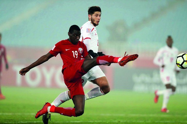 Một năm sau ngày ôm hận trước U23 Việt Nam, chân sút Qatar đi vào lịch sử Asian Cup - Ảnh 1.
