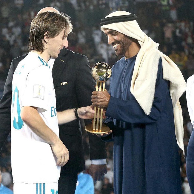 Hoàng tử UAE mua sạch vé, không cho dân Qatar vào xem bán kết Asian Cup quyền lực đến mức nào? - Ảnh 10.