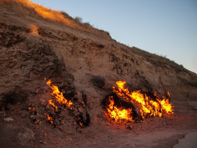 Ngọn lửa được mệnh danh là địa ngục: Cháy được 4000 năm và không hề có dấu hiệu sẽ ngừng lại - Ảnh 5.