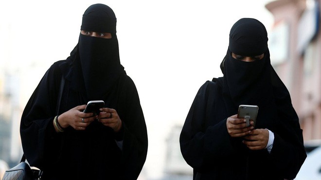 Phụ nữ Ả Rập Saudi sẽ được nhận tin nhắn báo ly hôn, tránh trường hợp bị chồng bỏ mà không biết - Ảnh 1.