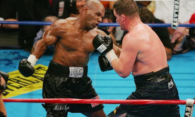 Truyền nhân Diệp Vấn bị đả kích dữ dội vì màn thách đấu có một không hai với Mike Tyson - Ảnh 2.